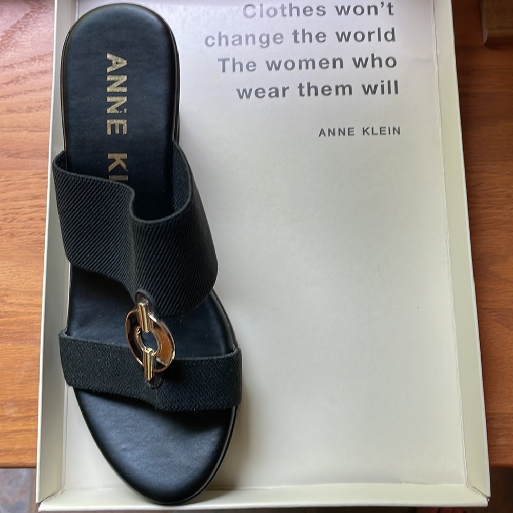 Anne Klein Black Sandal Size 7M - Picture 5 of 8